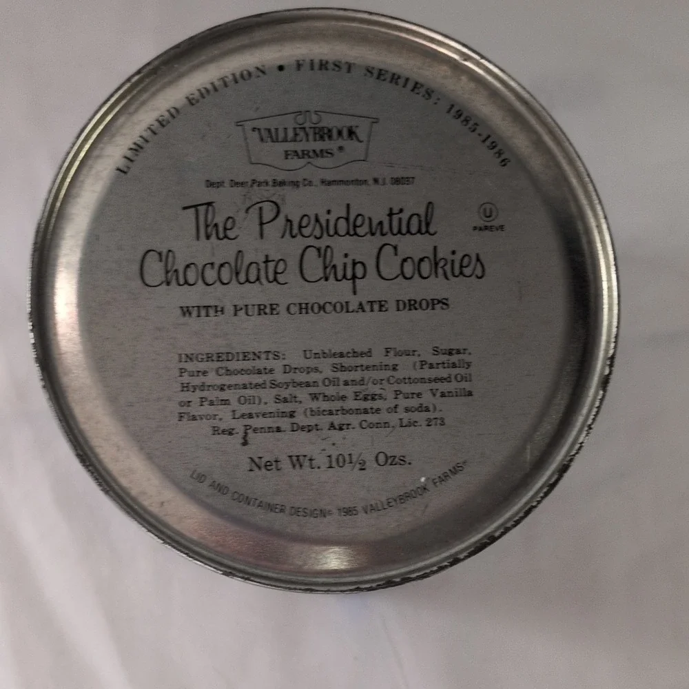 Valleybrook Farms US Presidents Maroon Beige Tin 1985 Presidential Collectible